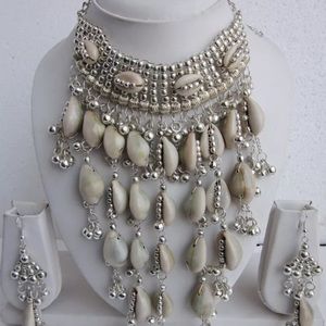 Sea Shell Necklace & Earrings Set